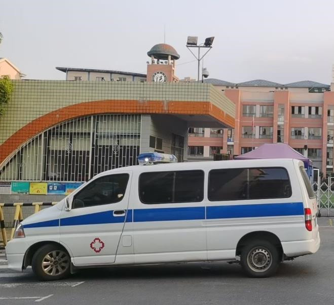 仁化救护车出租护送骨折病人一公里多少钱